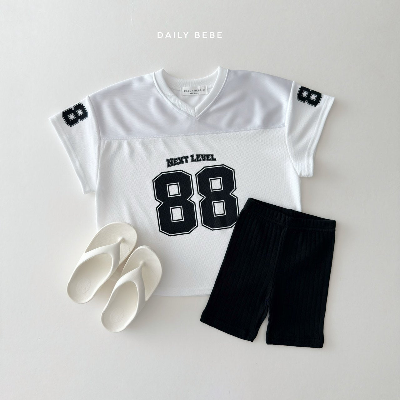 Eyelet Capri Leggings