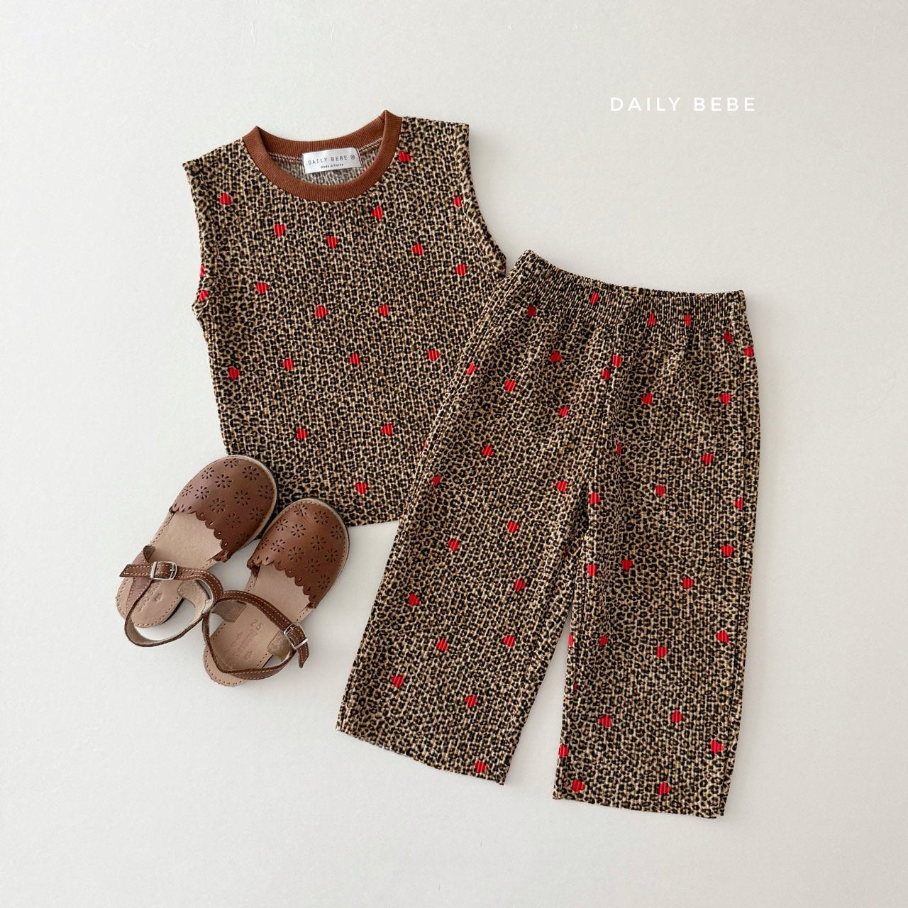 Contrast Pleated Set