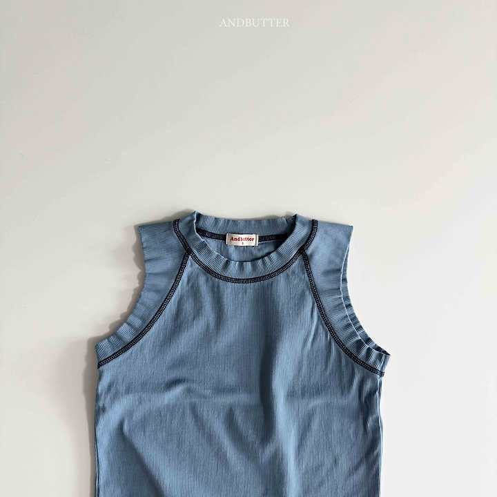 Ribbed Line Sleeveless Top