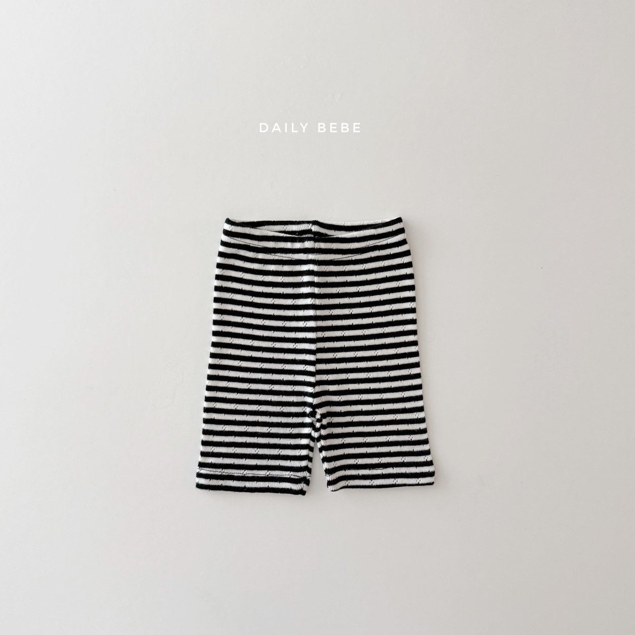 Eyelet Capri Leggings