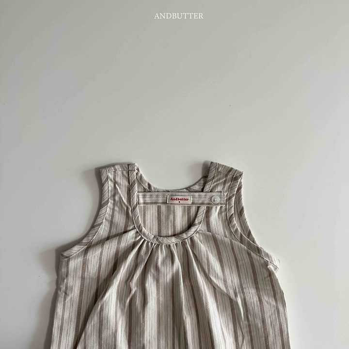 Natural Button Sleeveless Top